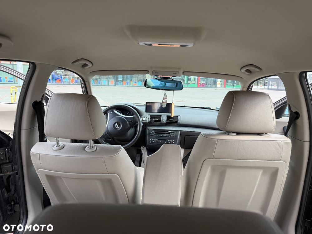 BMW Seria 1 120i - 14