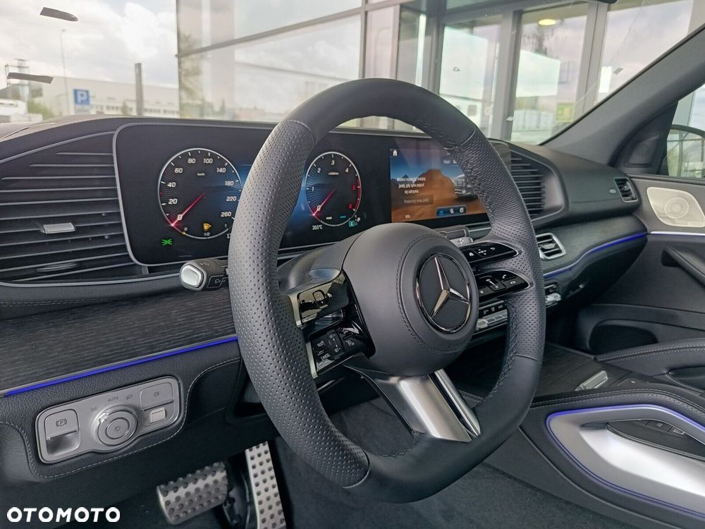 Mercedes-Benz GLS - 18