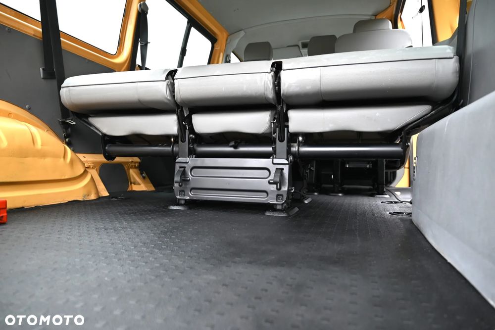Volkswagen Transporter - 28