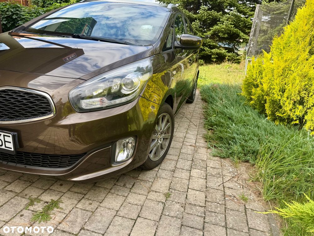 Kia Carens - 7