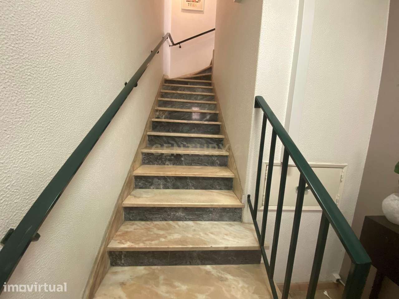 Trespasse De Clínica Dentária em Tomar - Em pleno funcionamento... - Grande imagem: 3/29