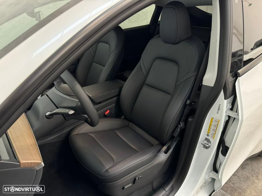 Tesla Model Y Long Range Dual Motor AWD - 15