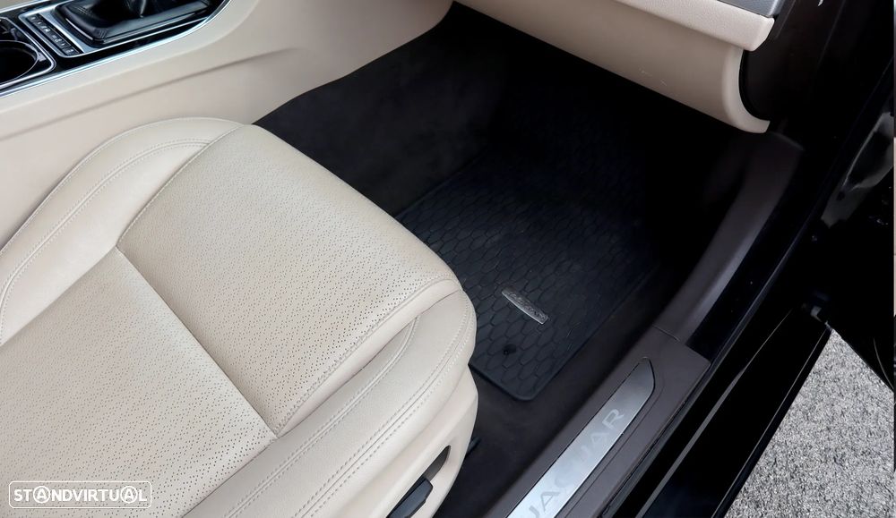 Jaguar XF E-Performance Prestige - 29