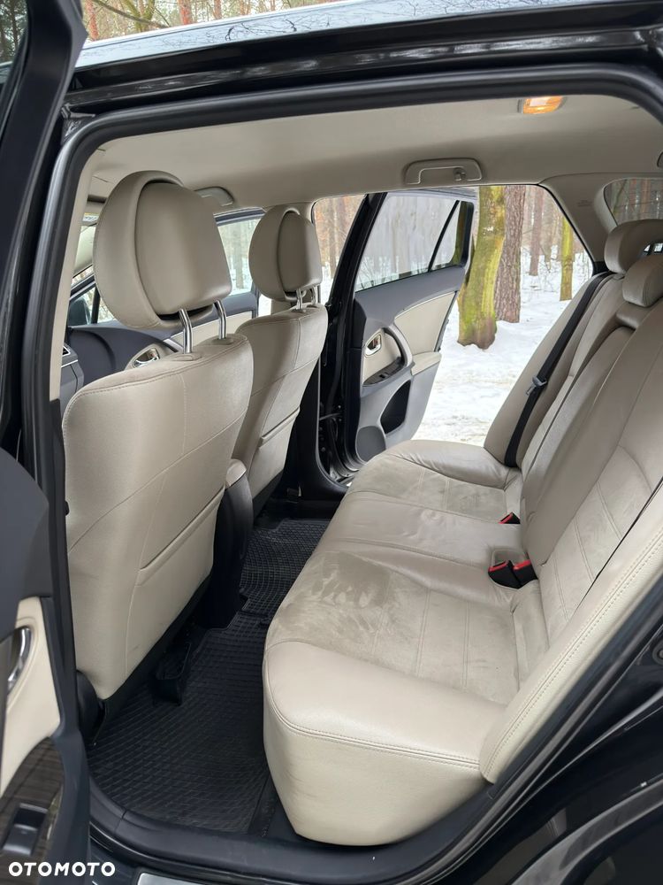 Toyota Avensis 2.2 D-4D Premium - 15