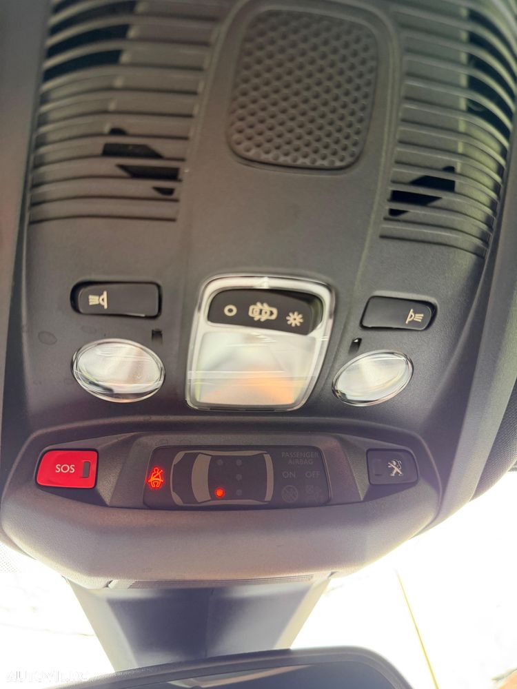 Peugeot 3008 PHEV 180 EAT8 Allure Pack - 11