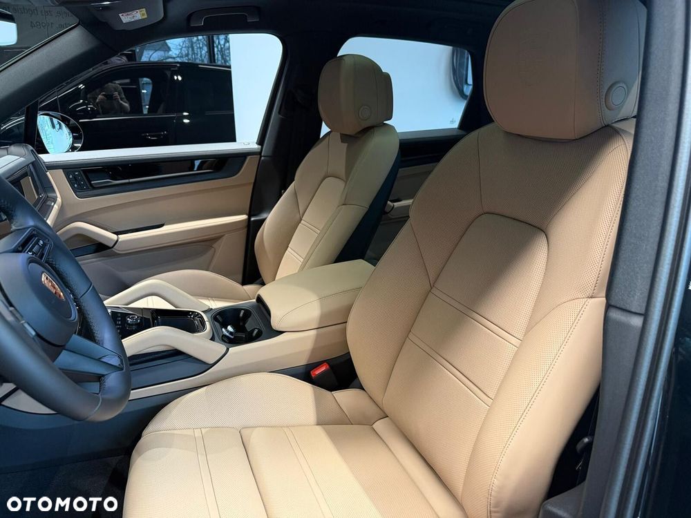 Porsche Cayenne - 12