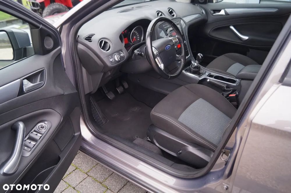 Ford Mondeo 1.6 TDCi Ambiente - 16