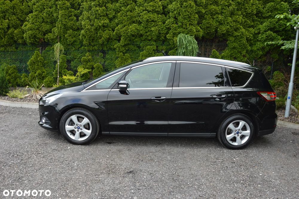 Ford S-Max - 17
