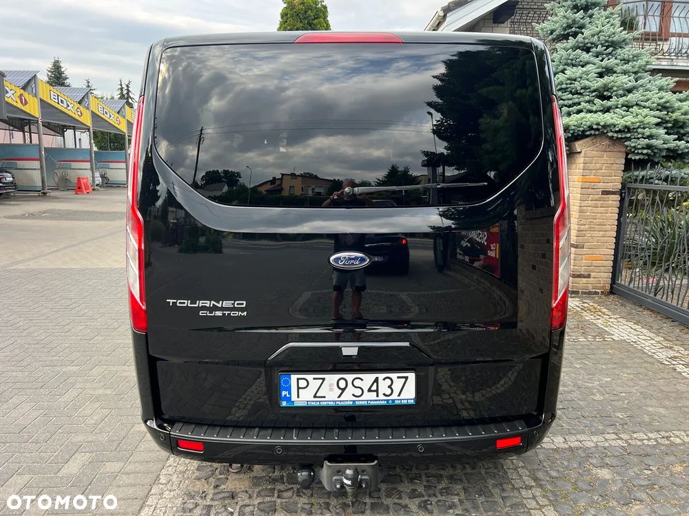 Ford Tourneo Custom - 8