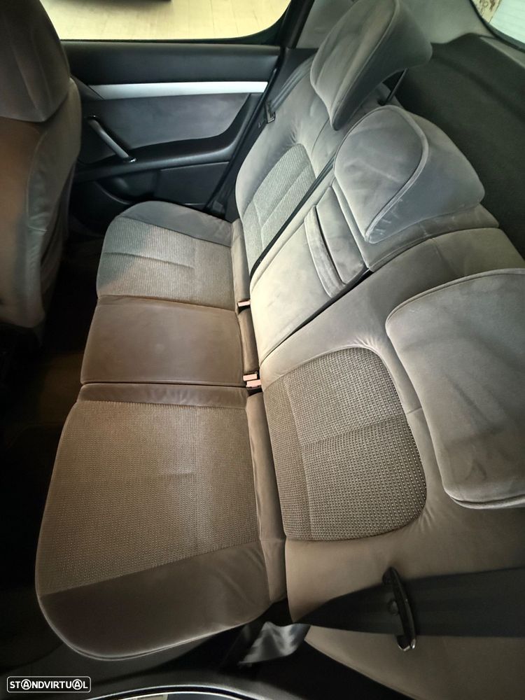 Peugeot 407 1.6 HDi Executive - 15