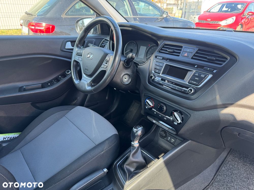 Hyundai i20 blue 1.2 YES Gold - 11