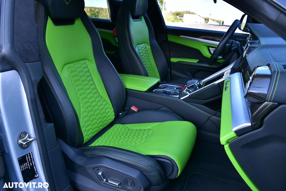 Lamborghini URUS Standard - 24