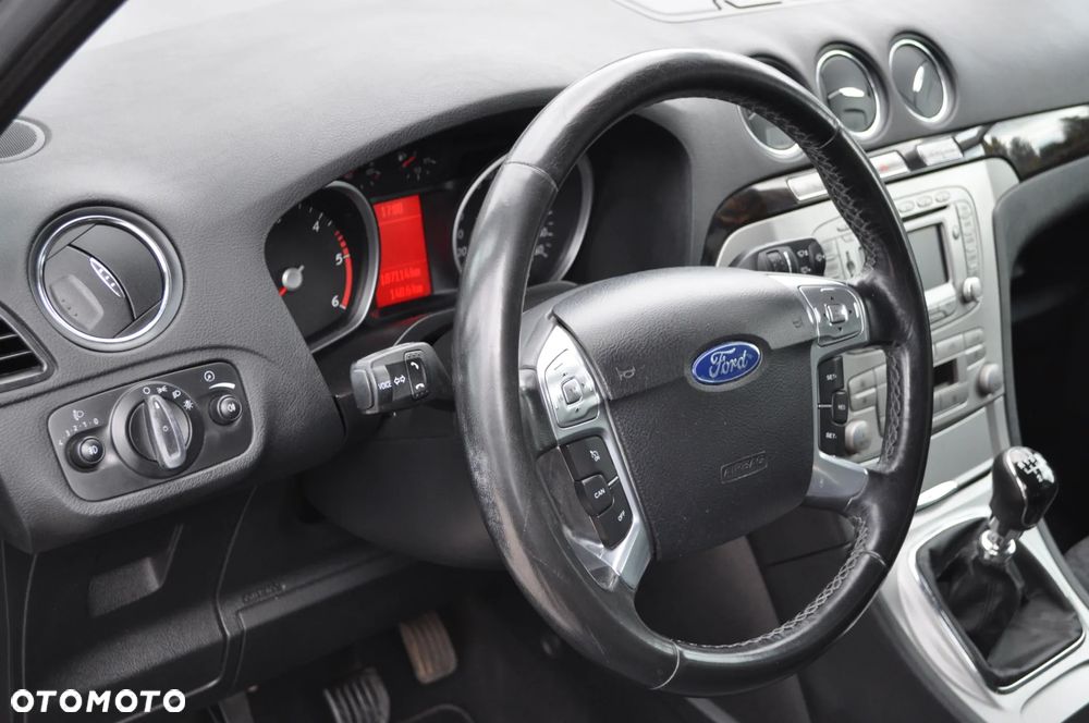 Ford Galaxy 2.0 TDCi Ghia - 19