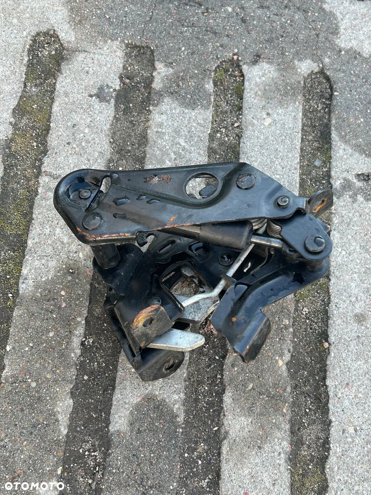 BMW F10 F11 PRAWY PASYWNY ZAMEK MASKI POKRYWY SILNIKA 7183762 - 2