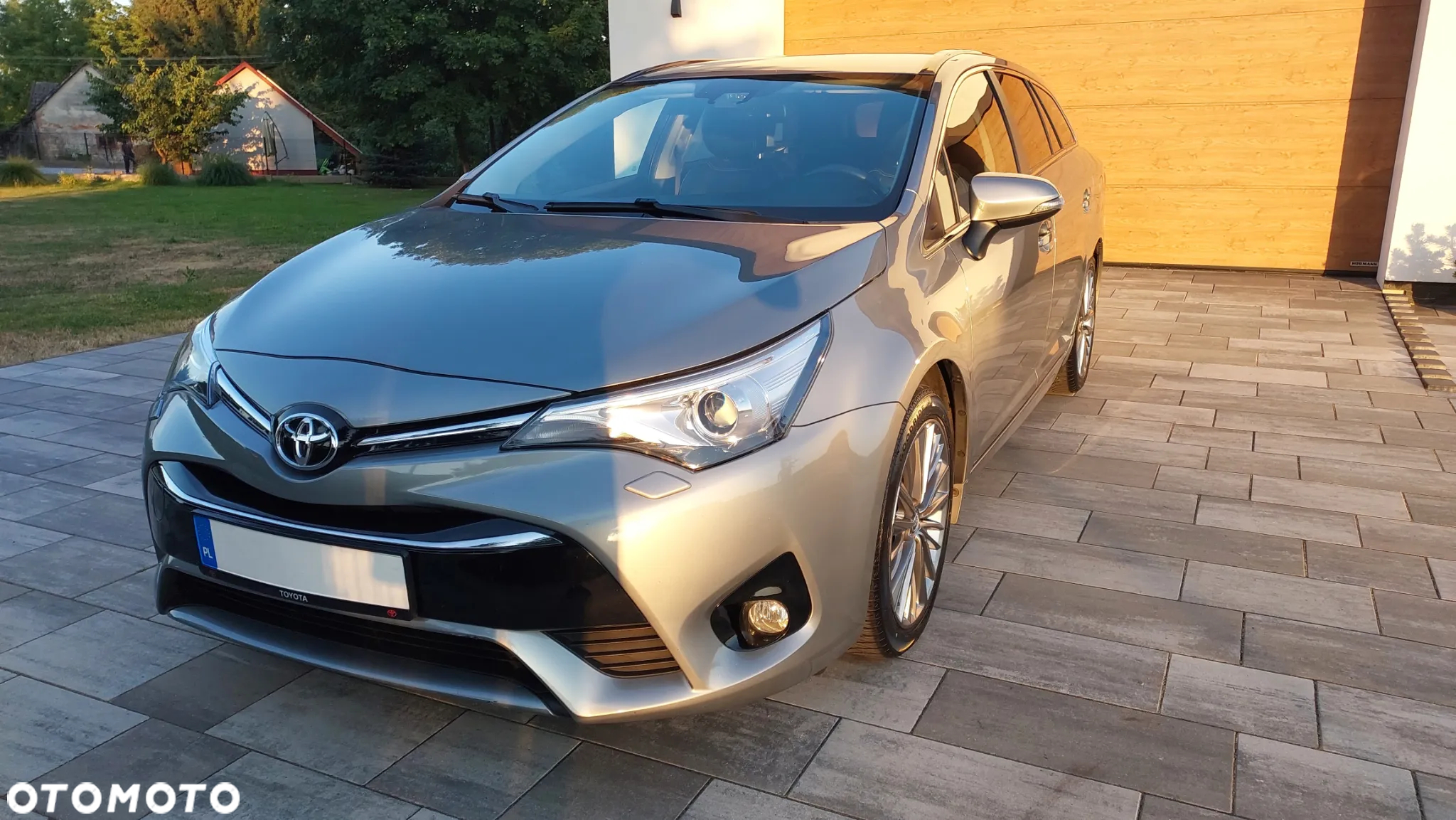 Toyota Avensis - 9