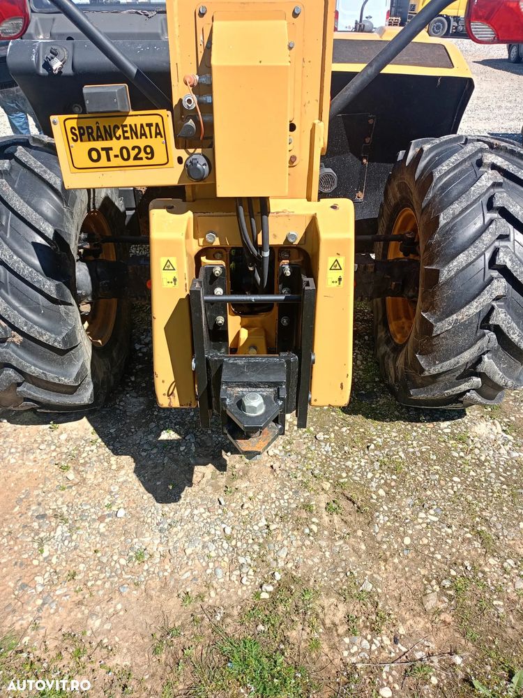 Caterpillar TH407 - 3