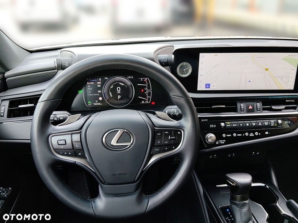 Lexus ES 300h Business Edition - 18