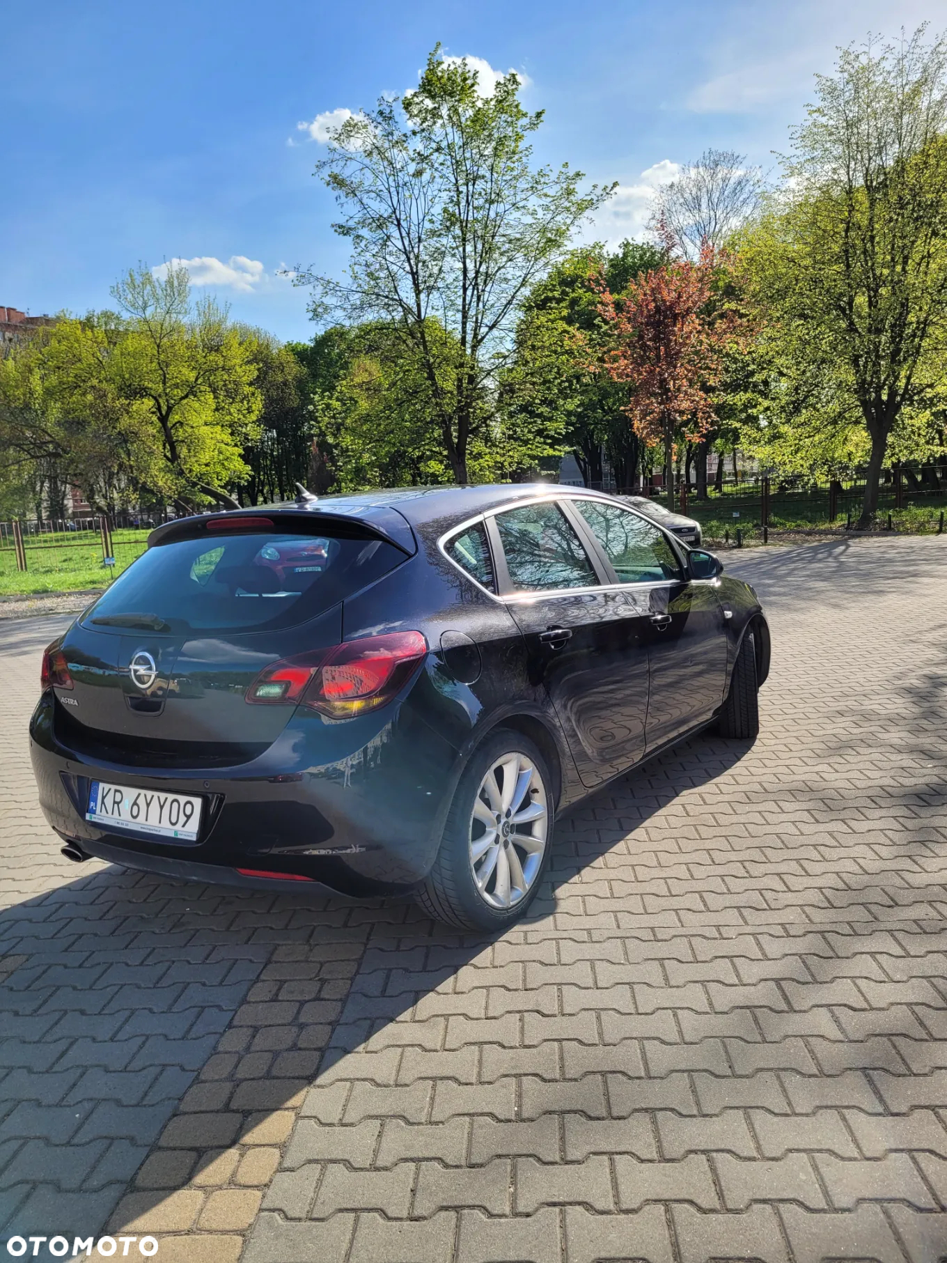 Opel Astra IV 1.4 T Cosmo - 3
