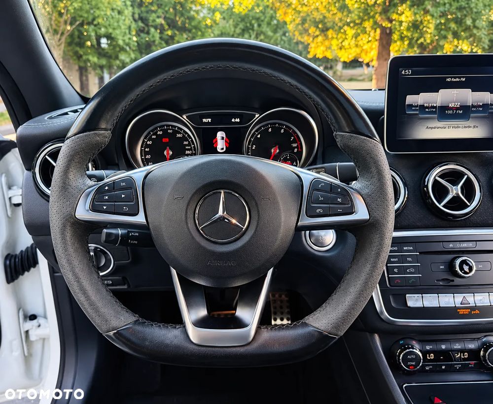 Mercedes-Benz CLA 250 4Matic 7G-DCT AMG Line - 22