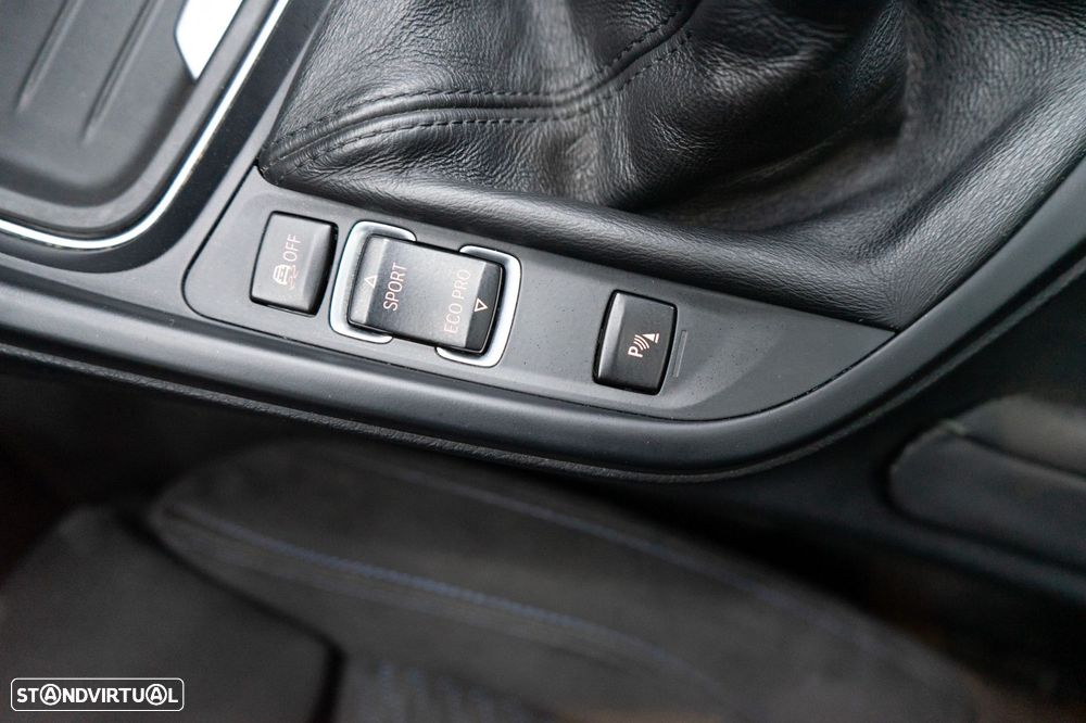 BMW 320 d Pack M - 34