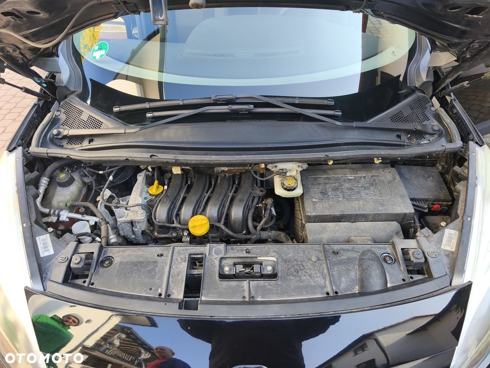 Renault Scenic 1.6 16V 110 TomTom Edition - 24