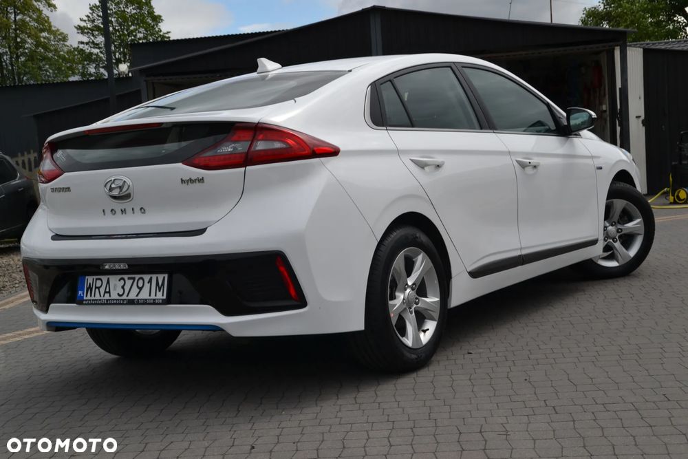 Hyundai IONIQ - 18