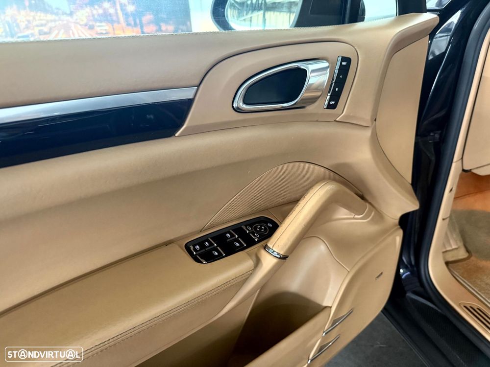 Porsche Cayenne Tiptronic - 24