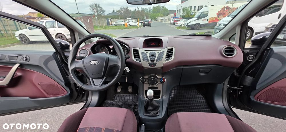 Ford Fiesta - 23