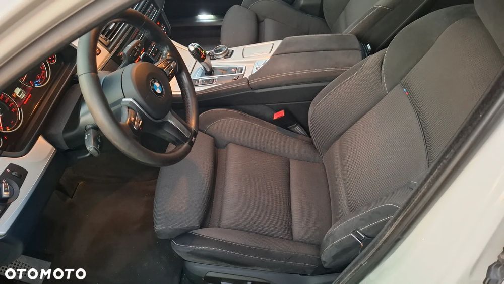 BMW Seria 5 520d Touring Sport-Aut - 23