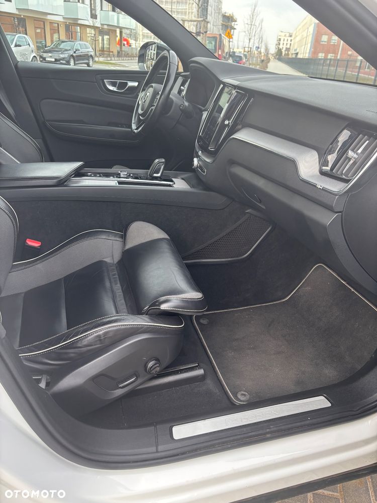 Volvo XC 60 B4 D AWD R-Design - 12