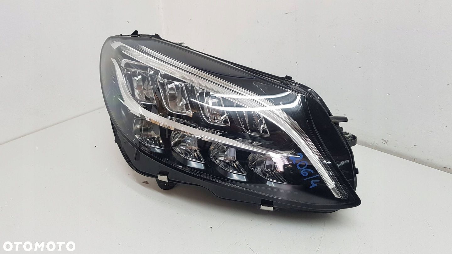 Mercedes C W205 Prawa Lampa przednia przód EU oryginał - 1