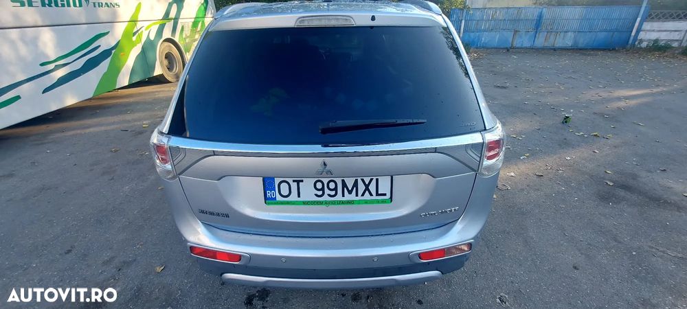 Mitsubishi Outlander - 26