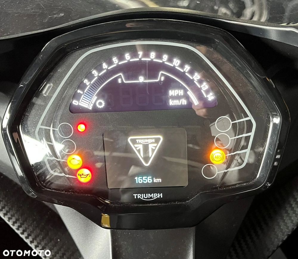Triumph Daytona - 5