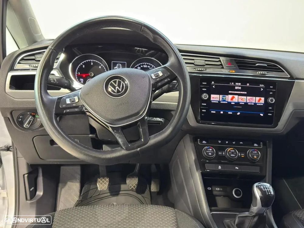 VW Touran 2.0 TDI Confortline - 24
