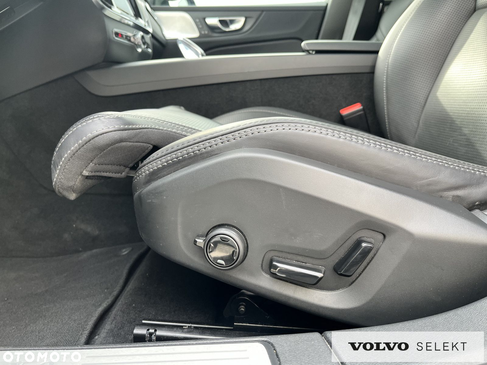 Volvo V60 Cross Country - 15
