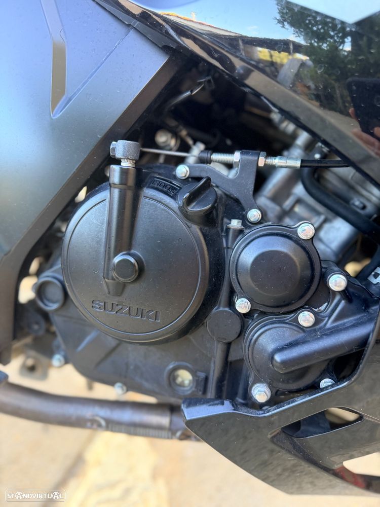 Suzuki GSX-R - 10