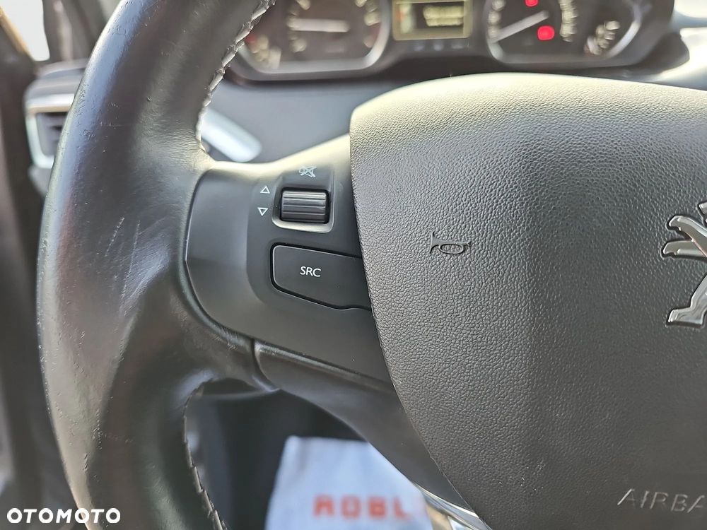 Peugeot 2008 1.2 Pure Tech Allure S&S EAT6 - 14