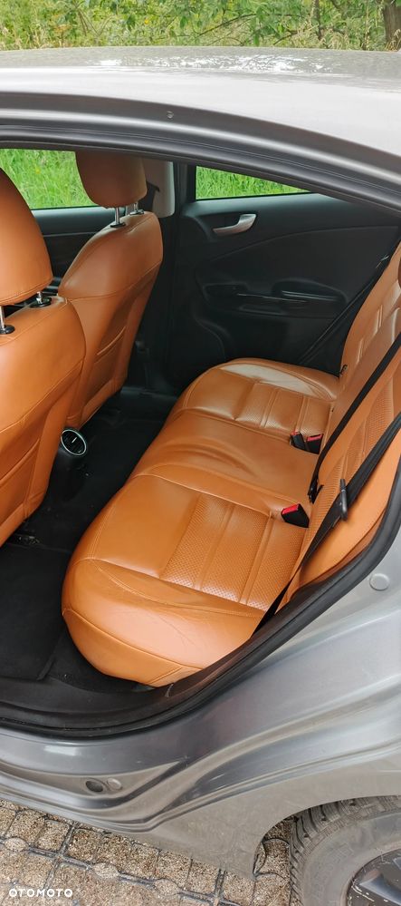 Alfa Romeo Giulietta 1.6 JTDM Distinctive - 9