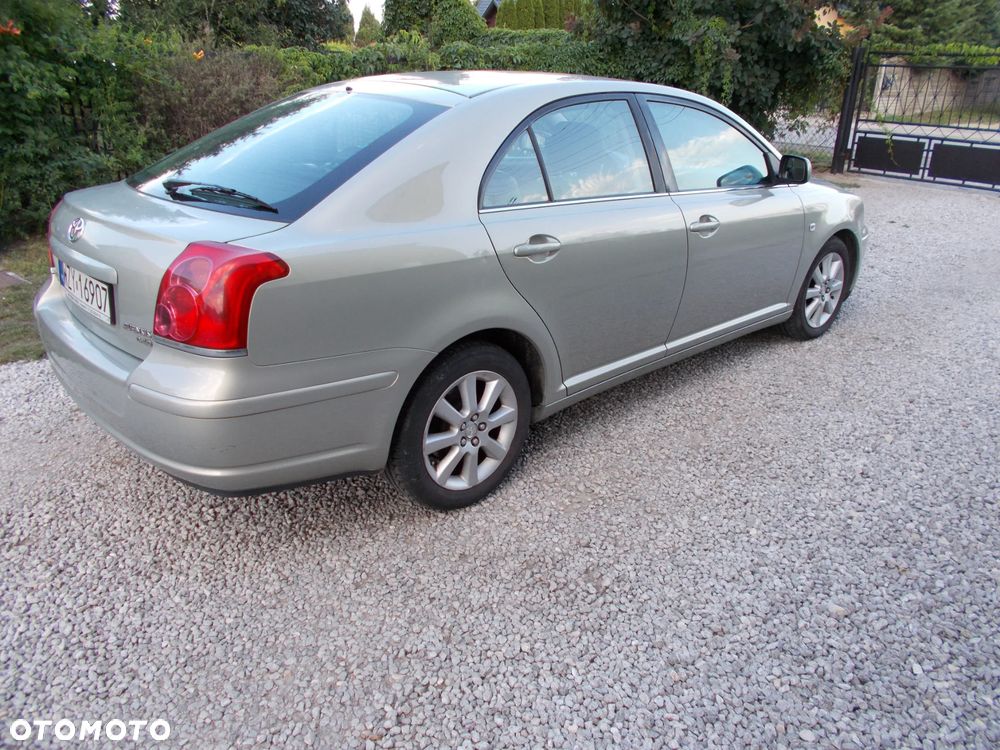 Toyota Avensis 2.0 D-4D Sol - 11
