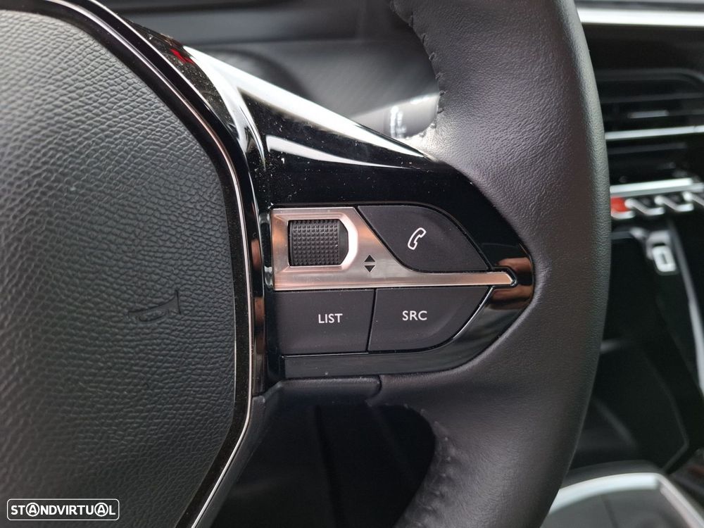Peugeot 2008 1.2 PureTech Active — fotografia 16