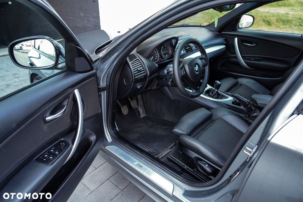 BMW Seria 1 120d - 32