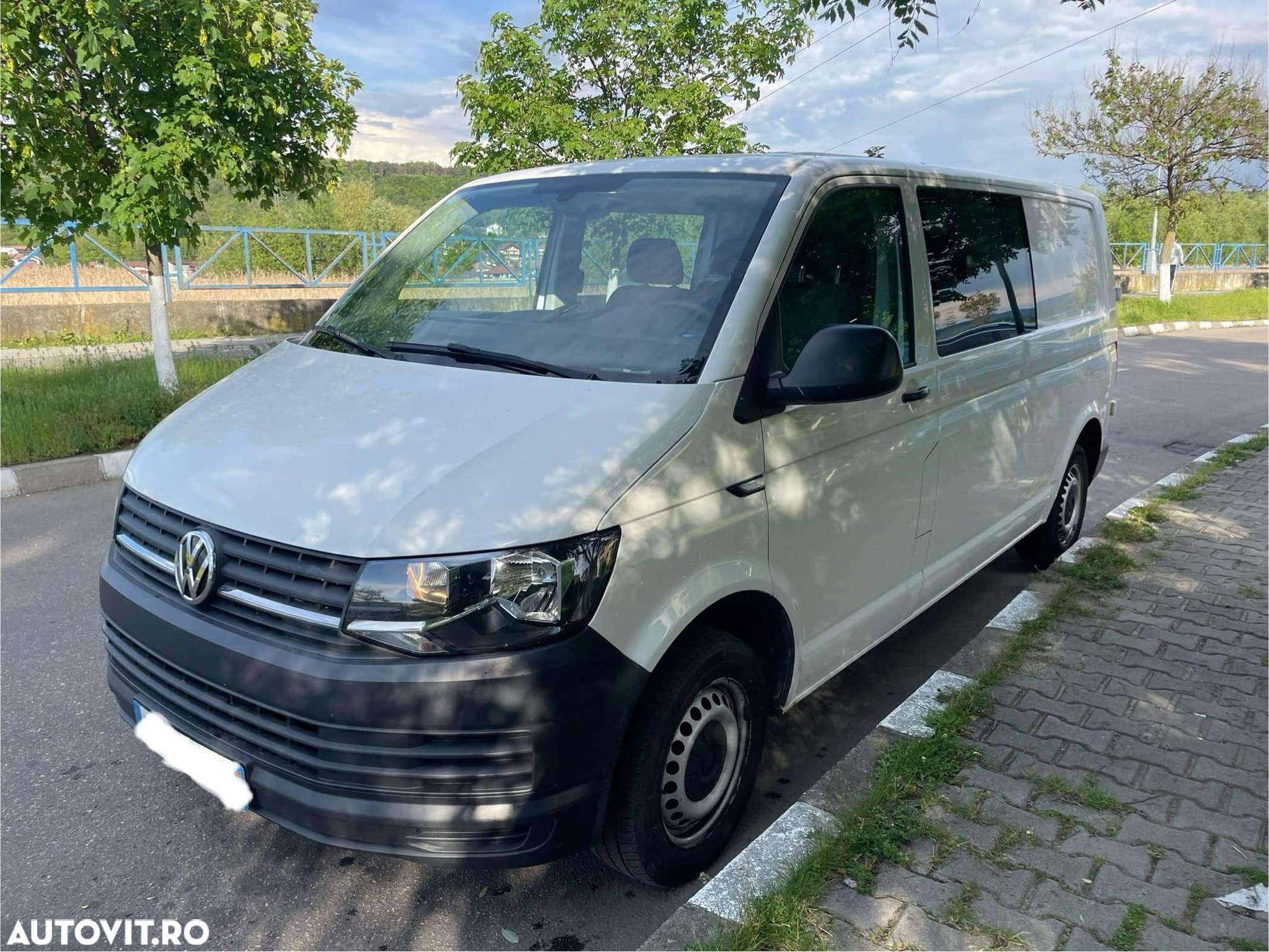 Volkswagen Transporter - 2