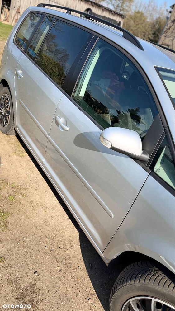 Volkswagen Touran - 5