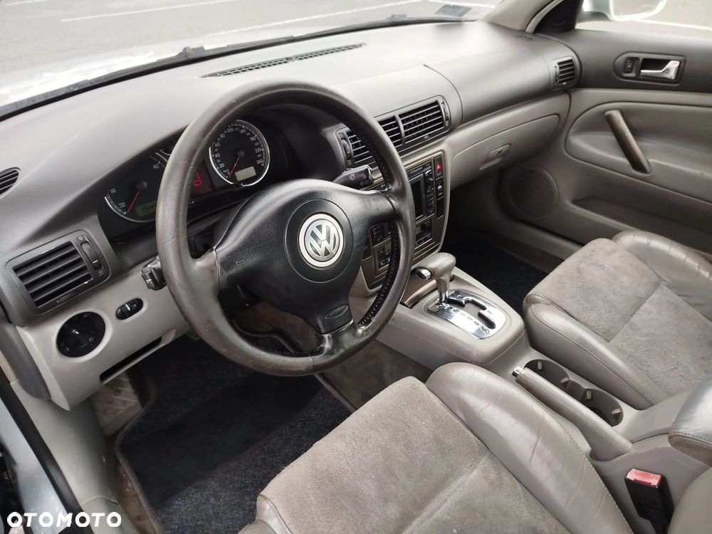 Volkswagen Passat - 28