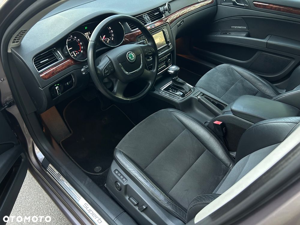 Skoda Superb 2.0 TDI DSG Elegance - 10