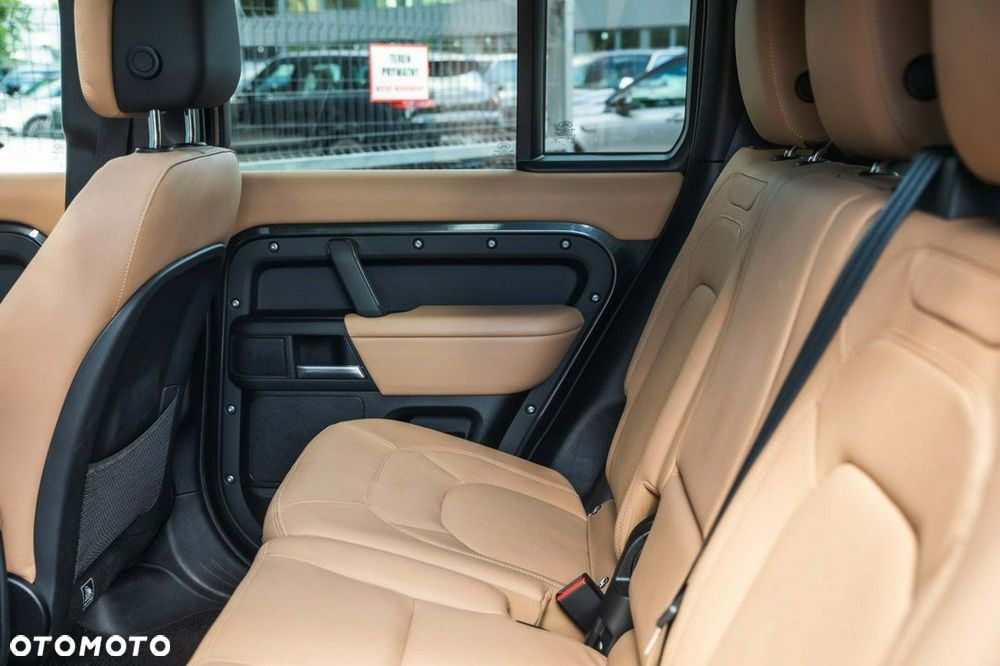 Land Rover Defender - 20
