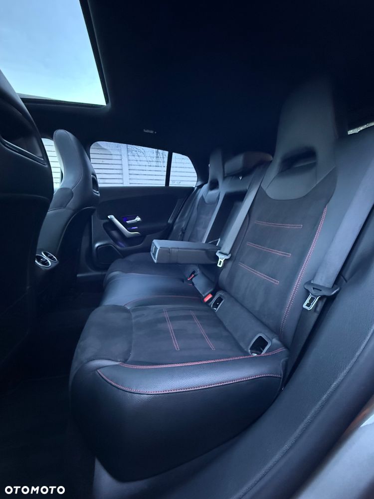 Mercedes-Benz CLA 200 7G-DCT Edition AMG Line - 22