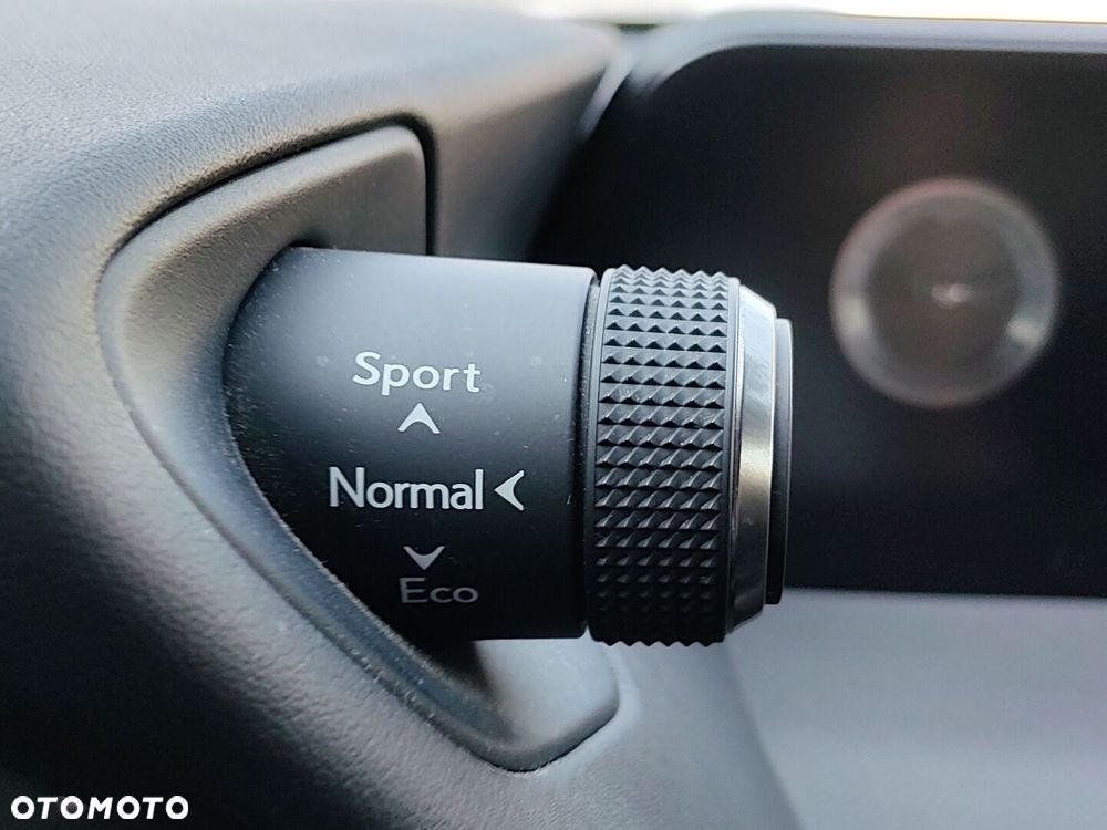 Lexus UX 250h GPF F Impression 2WD - 28