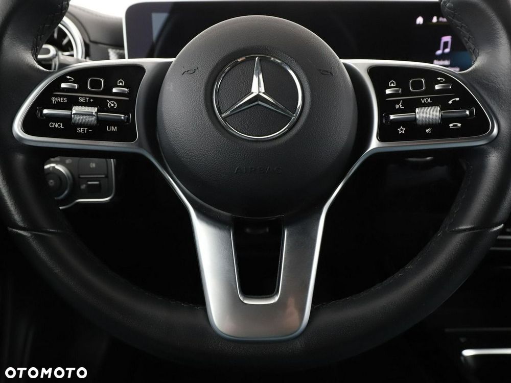 Mercedes-Benz CLA 180 Progressive - 22