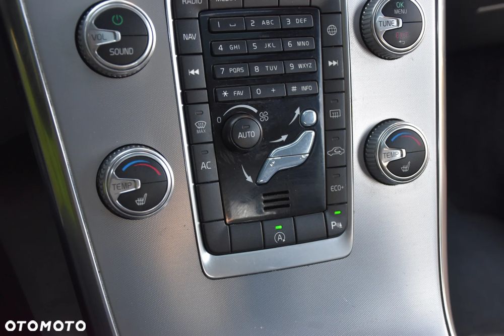 Volvo XC 60 D3 Geartronic Summum - 21